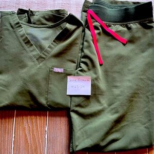 FIGS Dark Olive Scrub Set